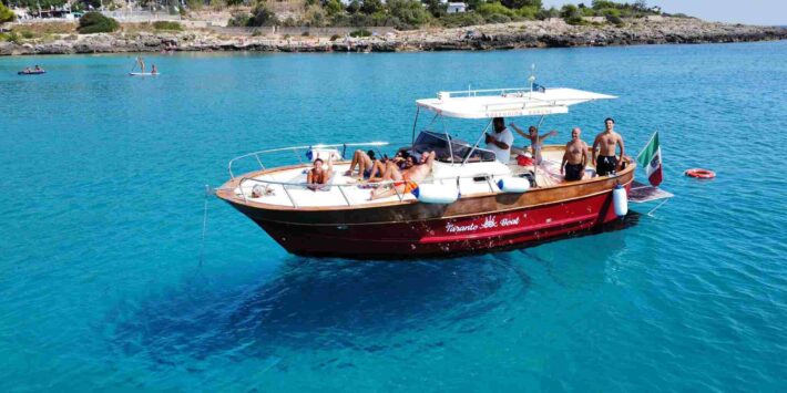 Boat tour in Taranto Bay, Leporano